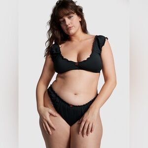 Frankie’s bikini x Pink collab Hudson bikini set